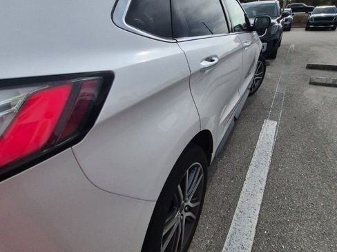 Used 2019 Ford Edge Titanium w/ Equipment Group 301A image 6