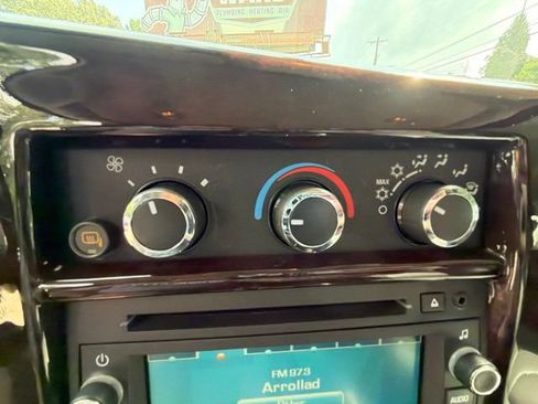 Used 2015 Chevrolet Express 2500 RWD image 67