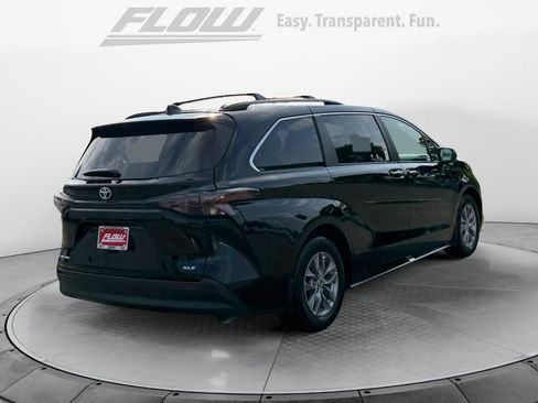 Certified 2026 Toyota Sienna XLE AWD/4WD image 9