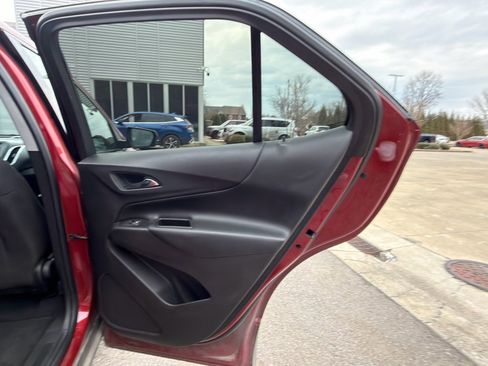 Used 2020 Chevrolet Equinox LT image 15