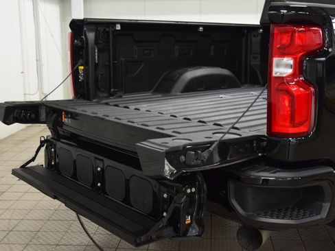 Used 2024 Chevrolet Silverado 2500 High Country w/ Technology Package AWD/4WD image 30