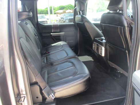 Used 2015 Ford F150 Platinum w/ Equipment Group 701A Luxury image 10