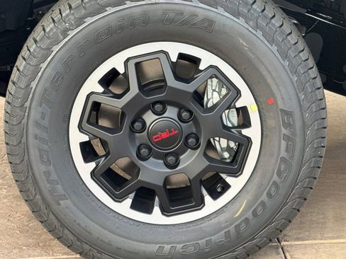 New 2026 Toyota Tacoma TRD Off-Road image 33