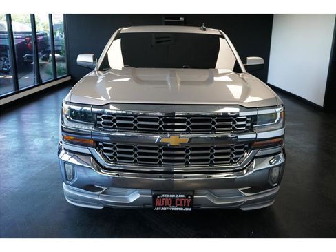 Used 2018 Chevrolet Silverado 1500 LT w/ Texas Edition RWD image 2