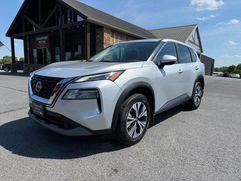 Used 2022 Nissan Rogue SV FWD image 2