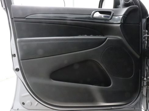 Used 2020 Jeep Grand Cherokee Altitude RWD image 32