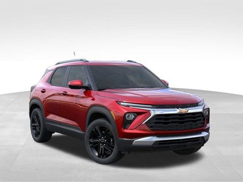 New 2026 Chevrolet TrailBlazer LT w/ Midnight Edition AWD/4WD image 7