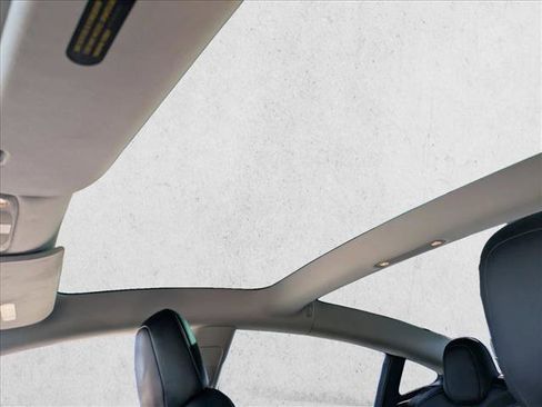 Used 2018 Tesla Model 3 Long Range image 17