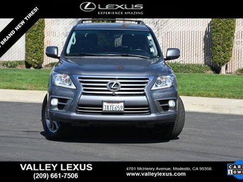Used 2013 Lexus LX 570 4WD w/ Luxury Pkg image 2