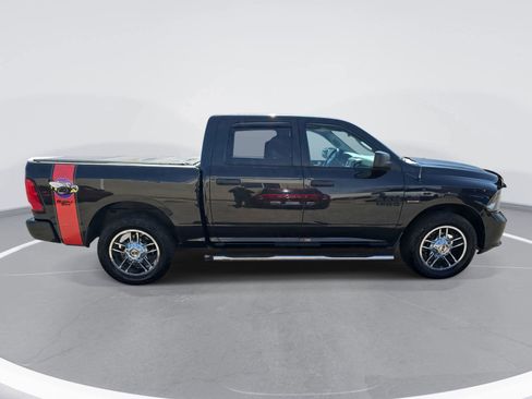 Used 2017 RAM 1500 Express w/ Express Value Package image 4