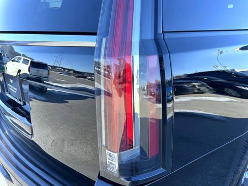 Used 2019 Cadillac Escalade Luxury image 11