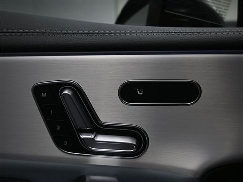 New 2025 Mercedes-Benz CLA 35 AMG 4MATIC image 18