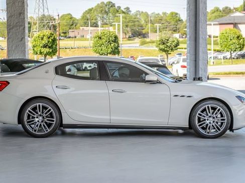 Used 2018 Maserati Ghibli RWD image 56