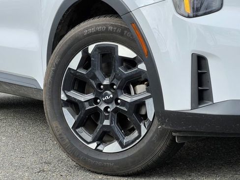 Certified 2024 Kia Sorento S image 2