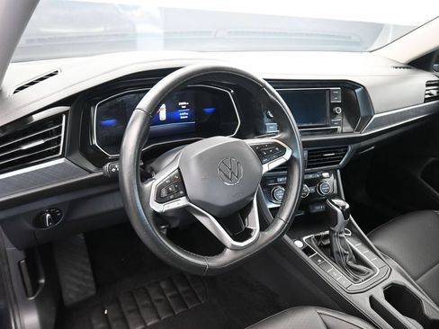 Used 2024 Volkswagen Jetta SE FWD image 13