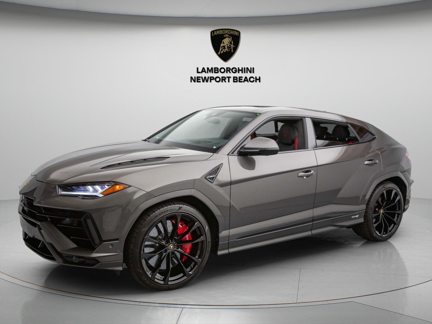 Used 2024 Lamborghini Urus S AWD/4WD image 3