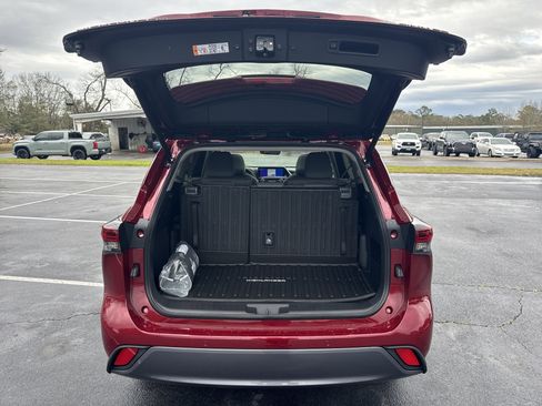 New 2026 Toyota Highlander Limited image 30