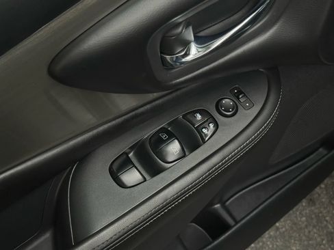 Used 2018 Nissan Murano S image 19