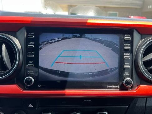 Used 2020 Toyota Tacoma TRD Off-Road AWD/4WD image 48