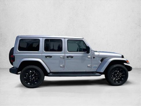 Used 2021 Jeep Wrangler Unlimited Sahara w/ Safety Group AWD/4WD image 5