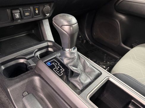 Used 2023 Toyota Tacoma TRD Sport AWD/4WD image 31
