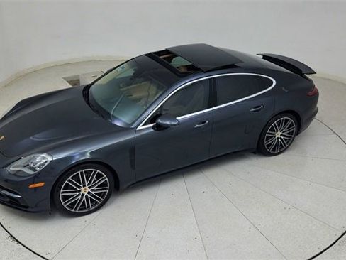 Used 2018 Porsche Panamera 4S image 76