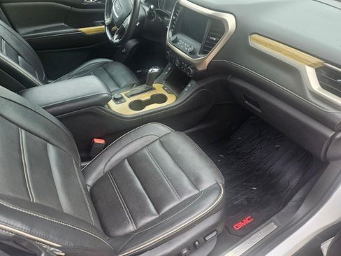 Used 2018 GMC Acadia Denali w/ Technology Package AWD/4WD image 8