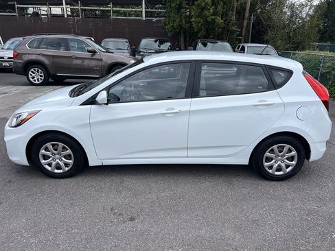 Used 2013 Hyundai Accent GS FWD image 2