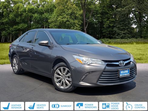 Used 2017 Toyota Camry XLE FWD image 1