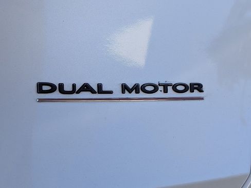 Used 2022 Tesla Model Y Performance image 18