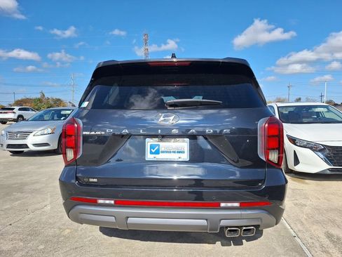 Used 2024 Hyundai Palisade Limited image 3