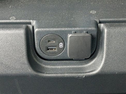 Used 2022 Ford F150 Lariat w/ Equipment Group 501A Mid image 15