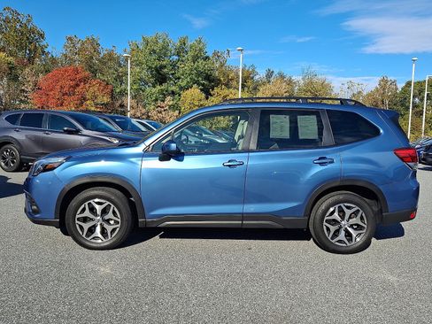 Used 2022 Subaru Forester Premium image 7