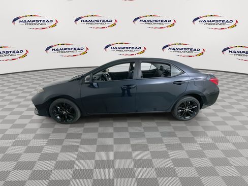 Used 2017 Toyota Corolla SE FWD image 5