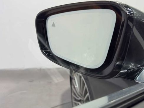 Used 2020 BMW 740i w/ Premium Package RWD image 11