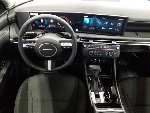 New 2026 Hyundai Tucson SE image 3