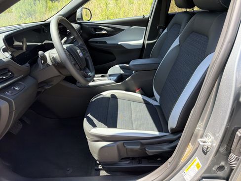 Used 2024 Buick Envista Preferred w/ Advanced Safety Package FWD image 9