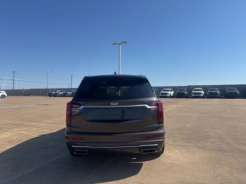 Used 2020 Cadillac XT6 Premium Luxury FWD image 18