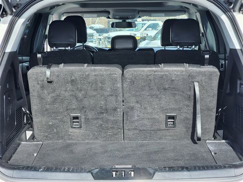 Certified 2022 Ford Explorer XLT w/ Equipment Group 202A image 33