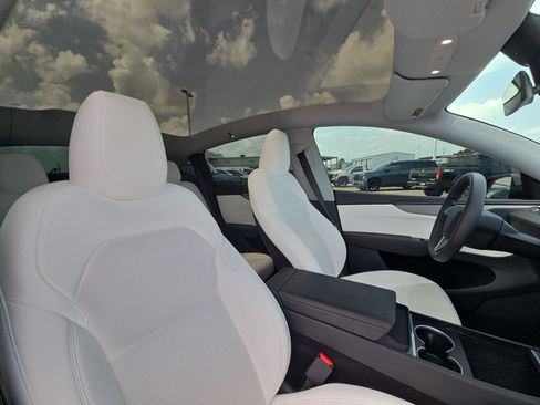 Used 2026 Tesla Model Y 2WD image 29