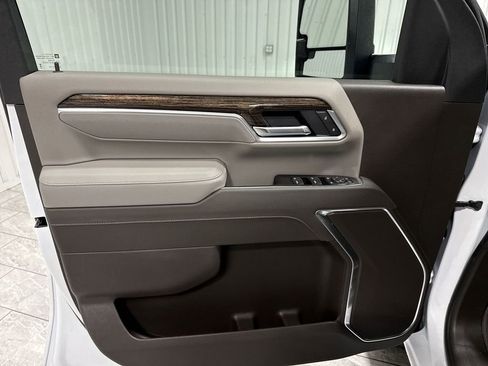 New 2026 GMC Sierra 2500 SLE w/ SLE Value Package; AWD/4WD image 23