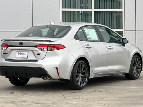 Used 2025 Toyota Corolla SE image 4