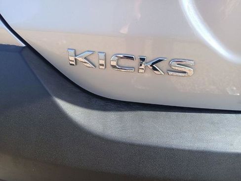 Certified 2020 Nissan Kicks S FWD image 4