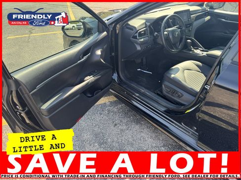 Used 2024 Toyota Camry SE w/ Convenience Package image 9