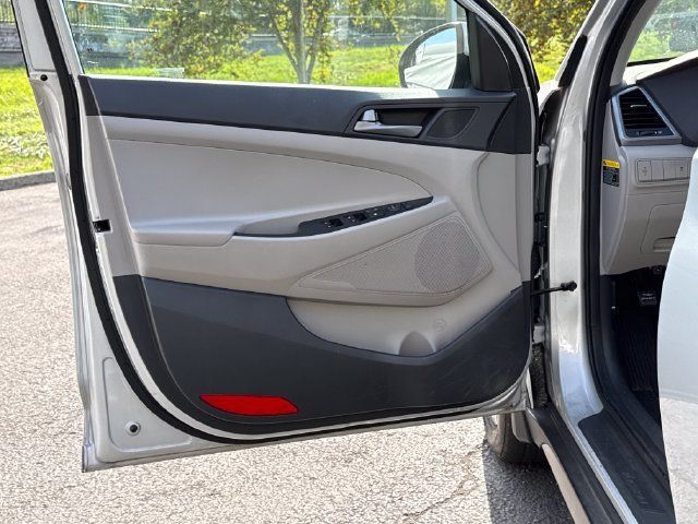Used 2017 Hyundai Tucson SE w/ SE Popular Package 02 FWD image 21