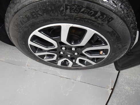 Used 2023 Ford Maverick Lariat w/ Lariat Luxury Package image 9