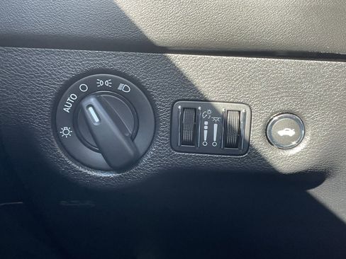 Used 2022 Dodge Charger SRT Hellcat w/ Harman/Kardon Audio Group image 31