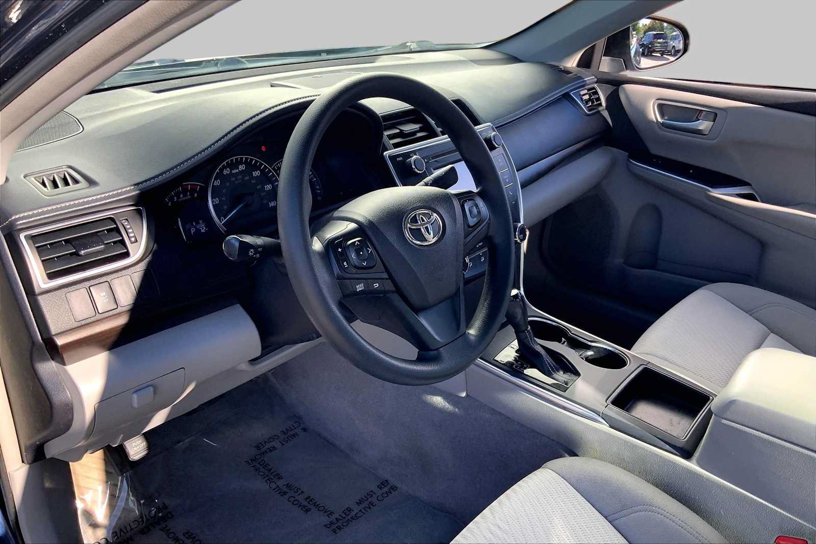 Used 2015 Toyota Camry LE FWD image 15