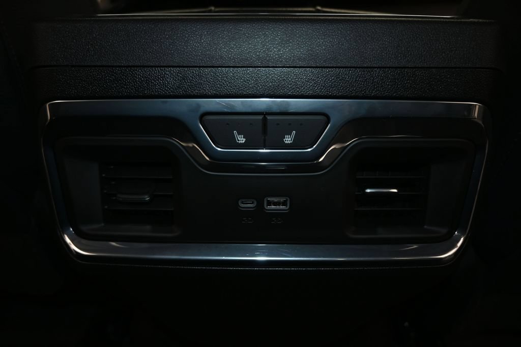 Used 2024 GMC Sierra 1500 Denali AWD/4WD image 24