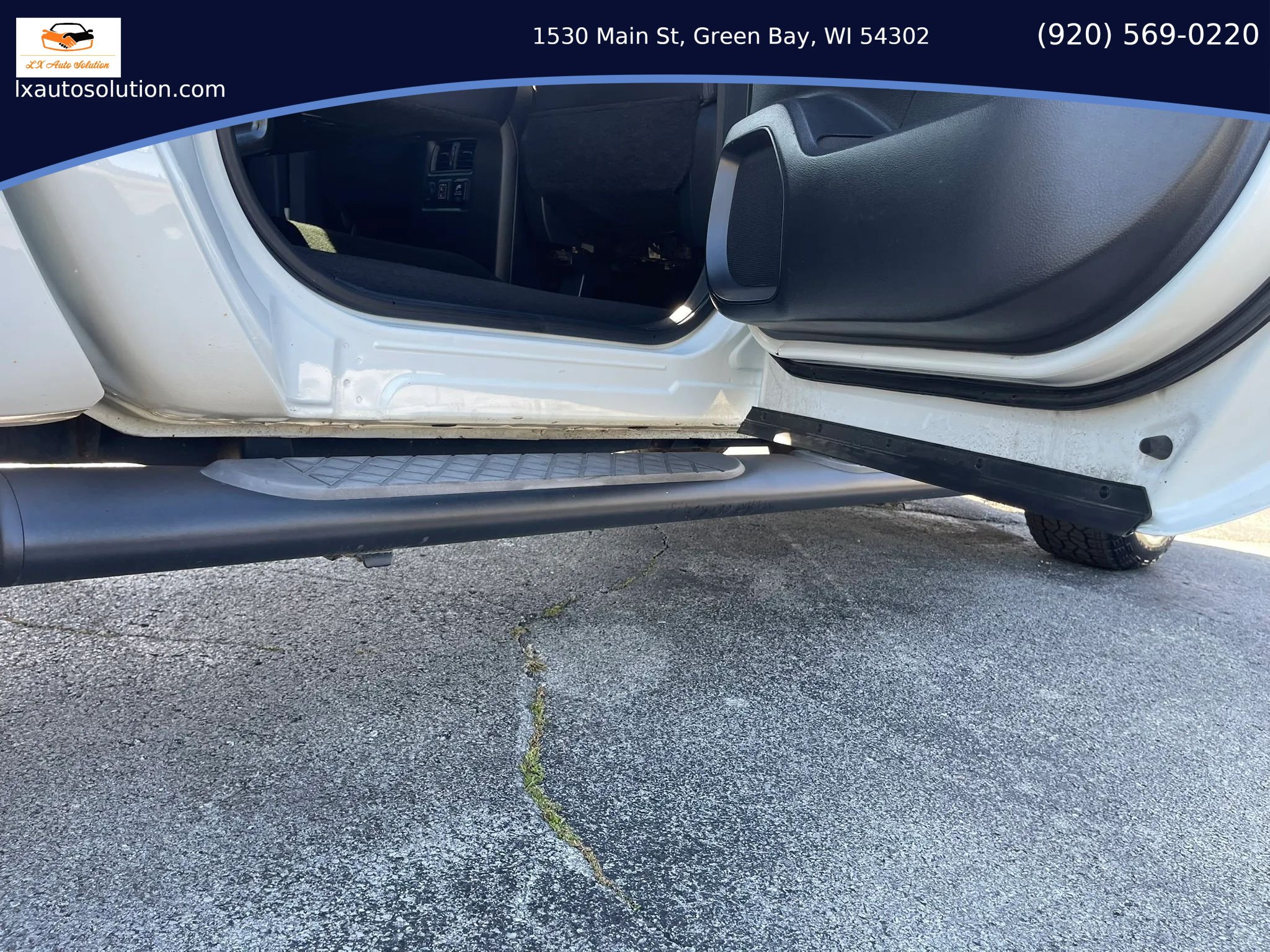 Used 2019 Nissan Titan SV w/ SV Convenience Package AWD/4WD image 23